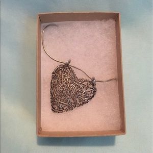 Heart pendant necklace