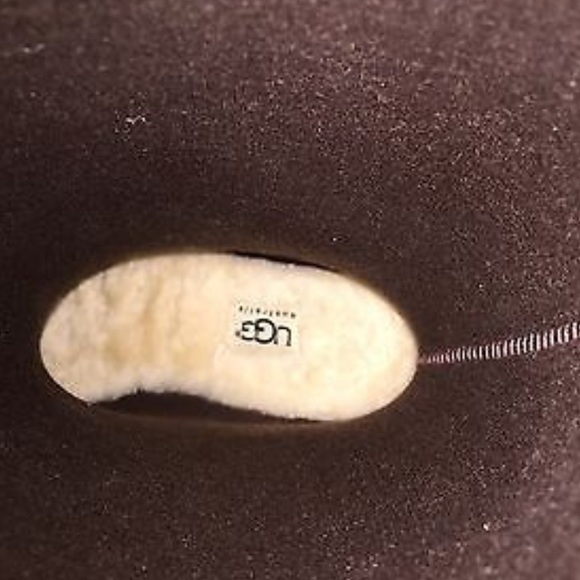 UGG Wilshire Red Logo Short Rain Boots - Picture 5 of 8