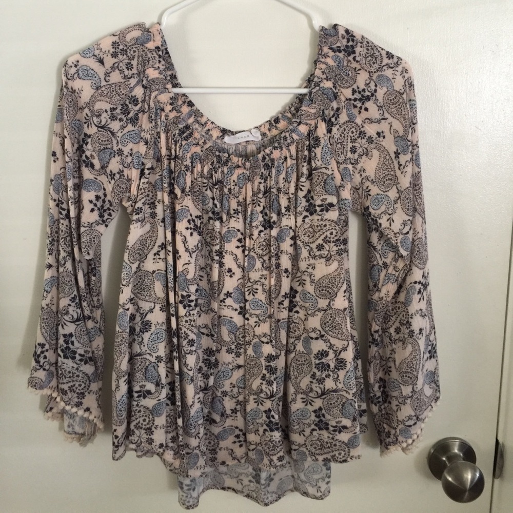 LUSH off the shoulder top! Size medium EUC