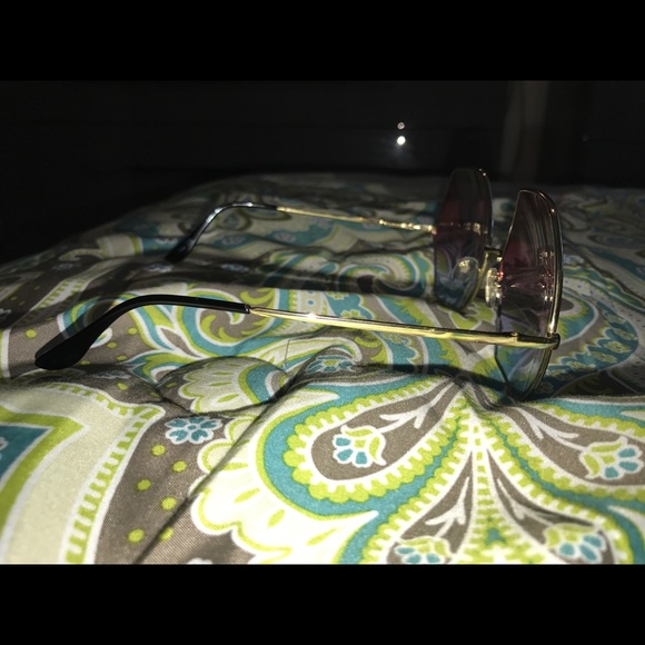 Women's sunglasses. - Picture 2 of 3