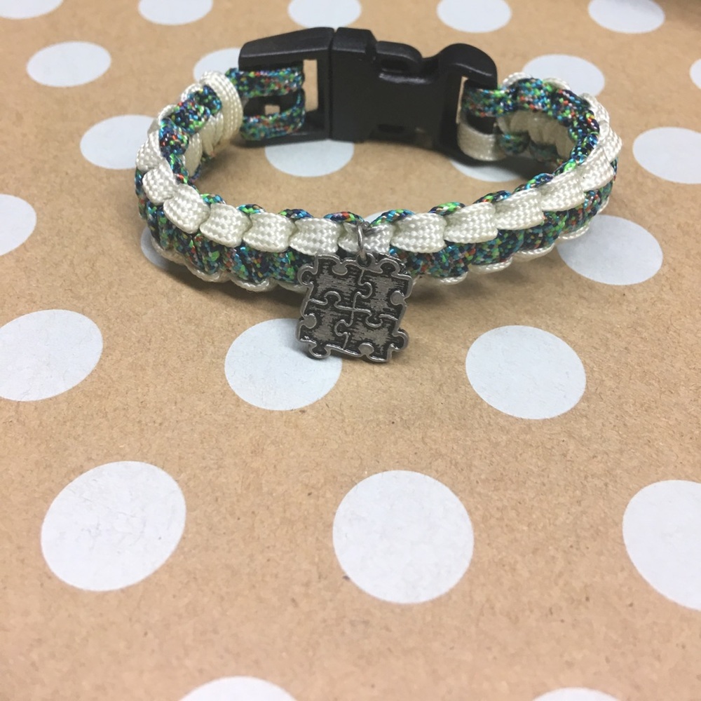 Paracord bracelet