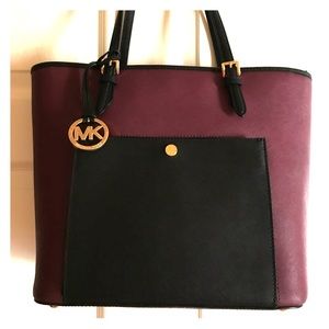 NWOT Michael Kors Jet Set Large Pocket Tote