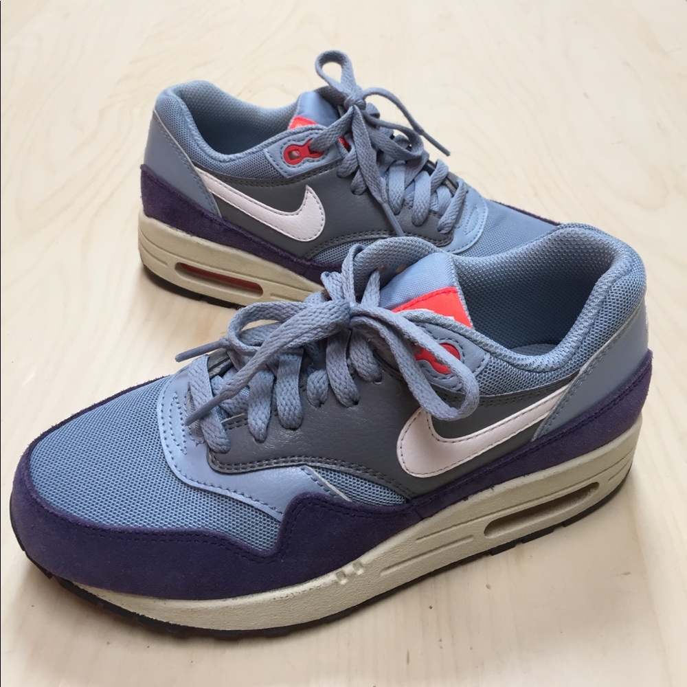 NIKE Air Max 1 Essential