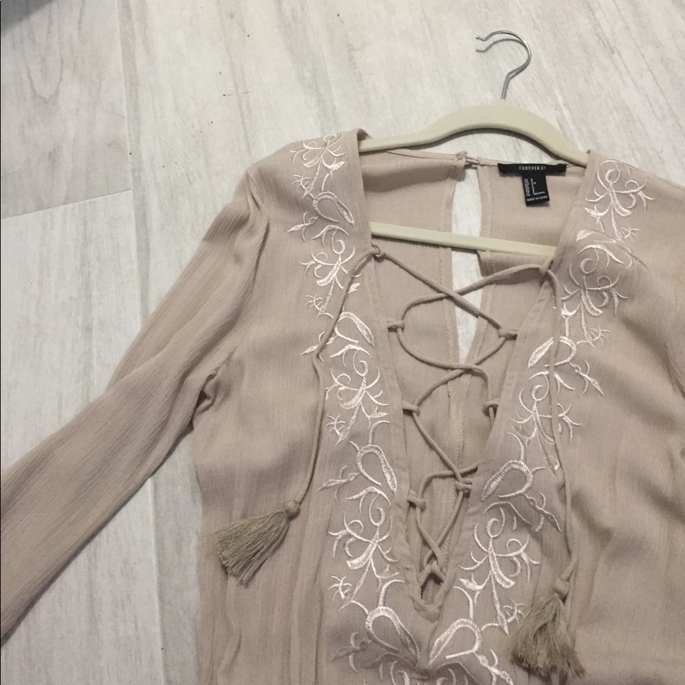 lowcut romper - Picture 4 of 4