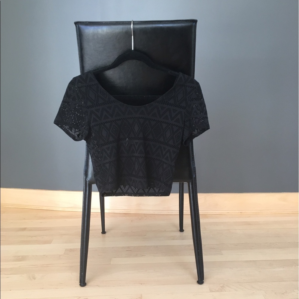 UO black crop top