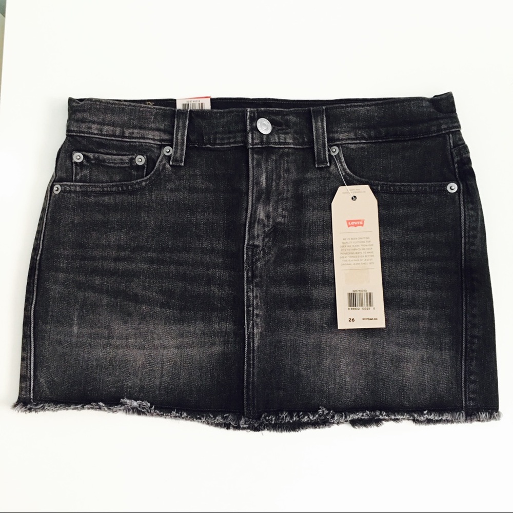 ‼️ LAST ONE ‼️Levi's Dark Denim Skirt