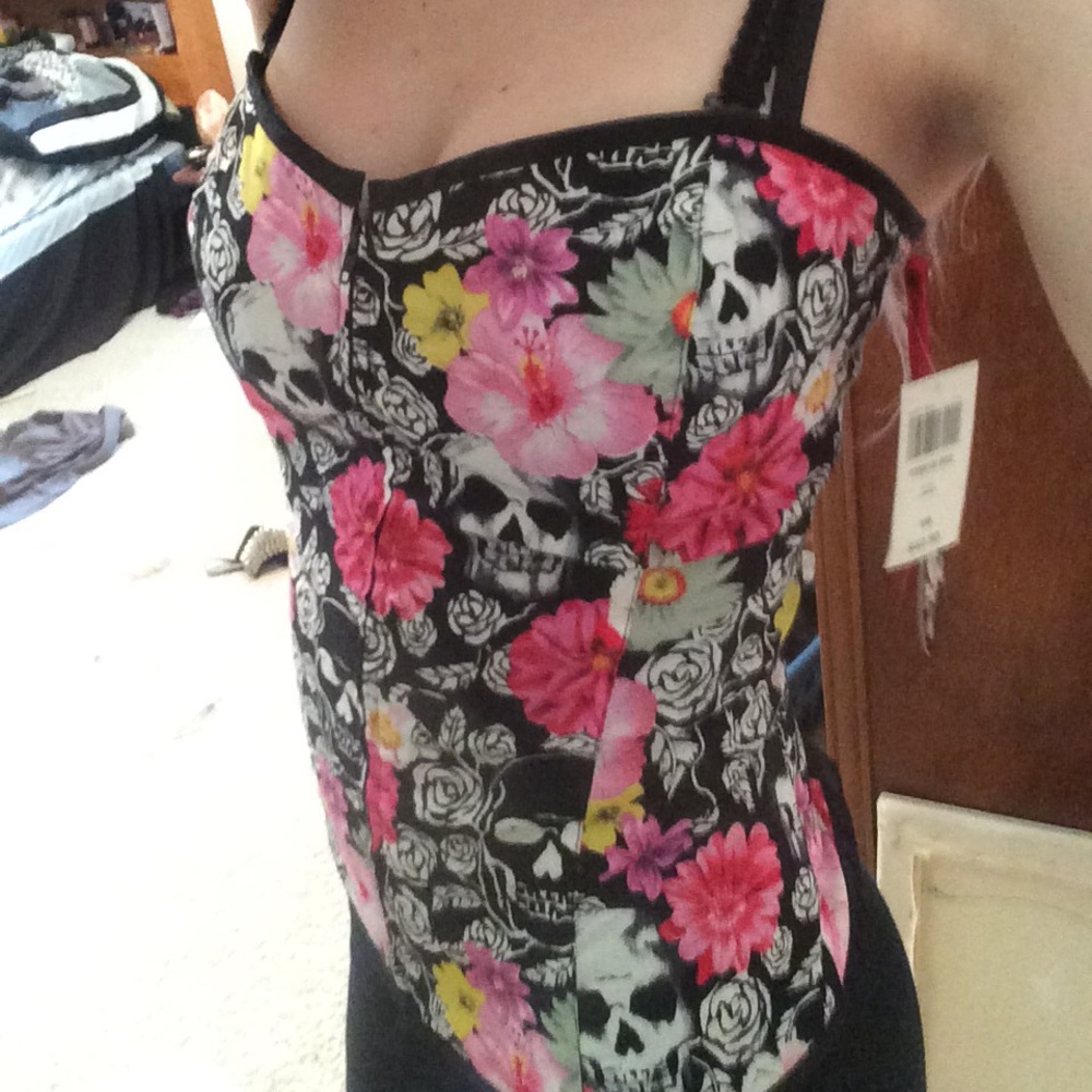Skull and flower lace up corset
