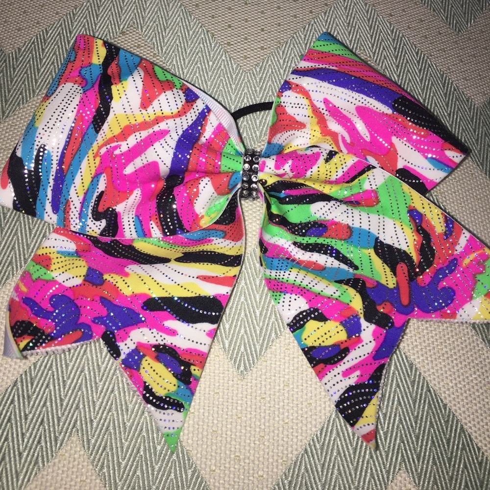 Cheer bow