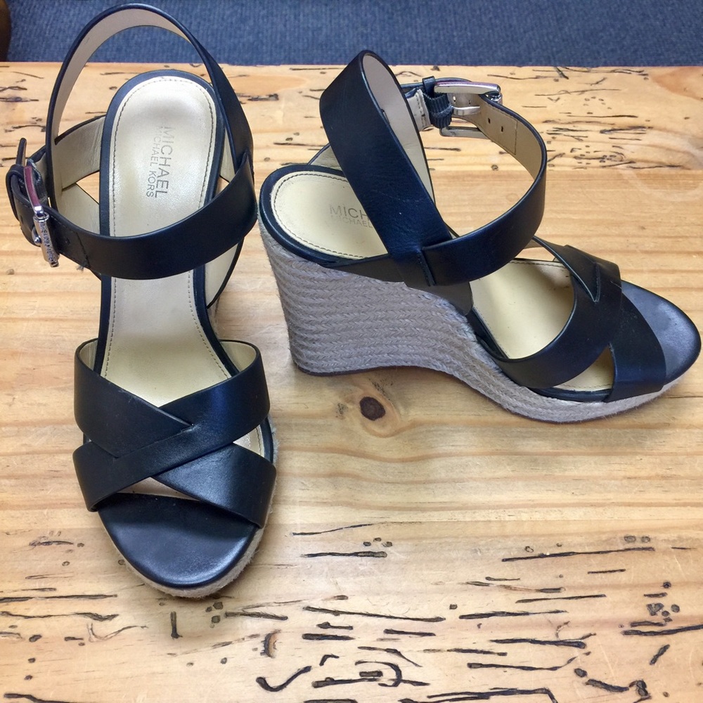 🎉SALE🎉🌺Michael Kors Wedges🌺