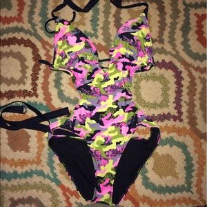 One Piece Sexy Swim Suit👙