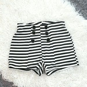 Super cute high waisted shorts
