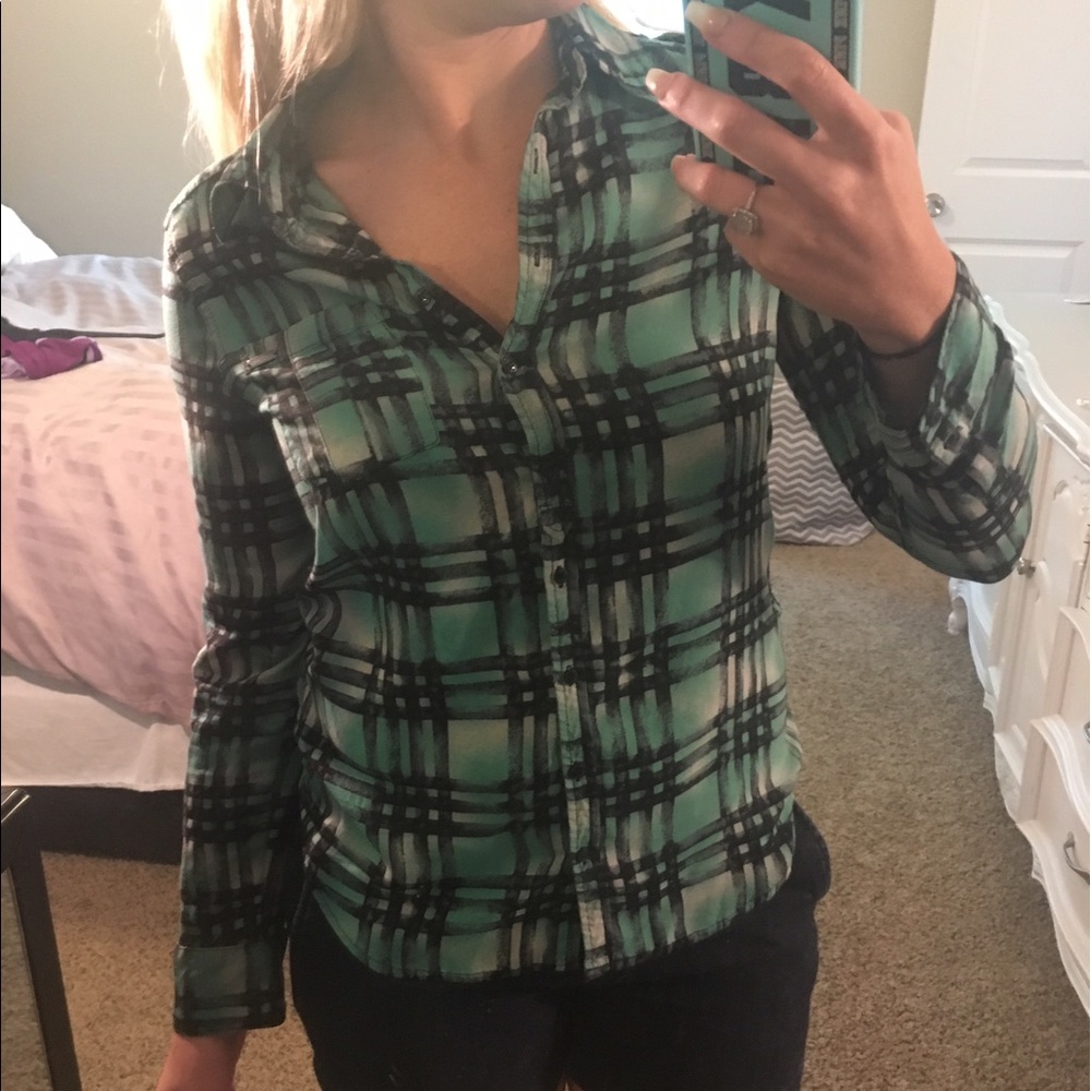 Guess Button Up - image 1