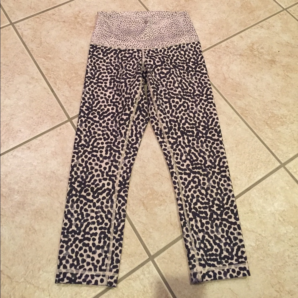 Lululemon fold over crops
