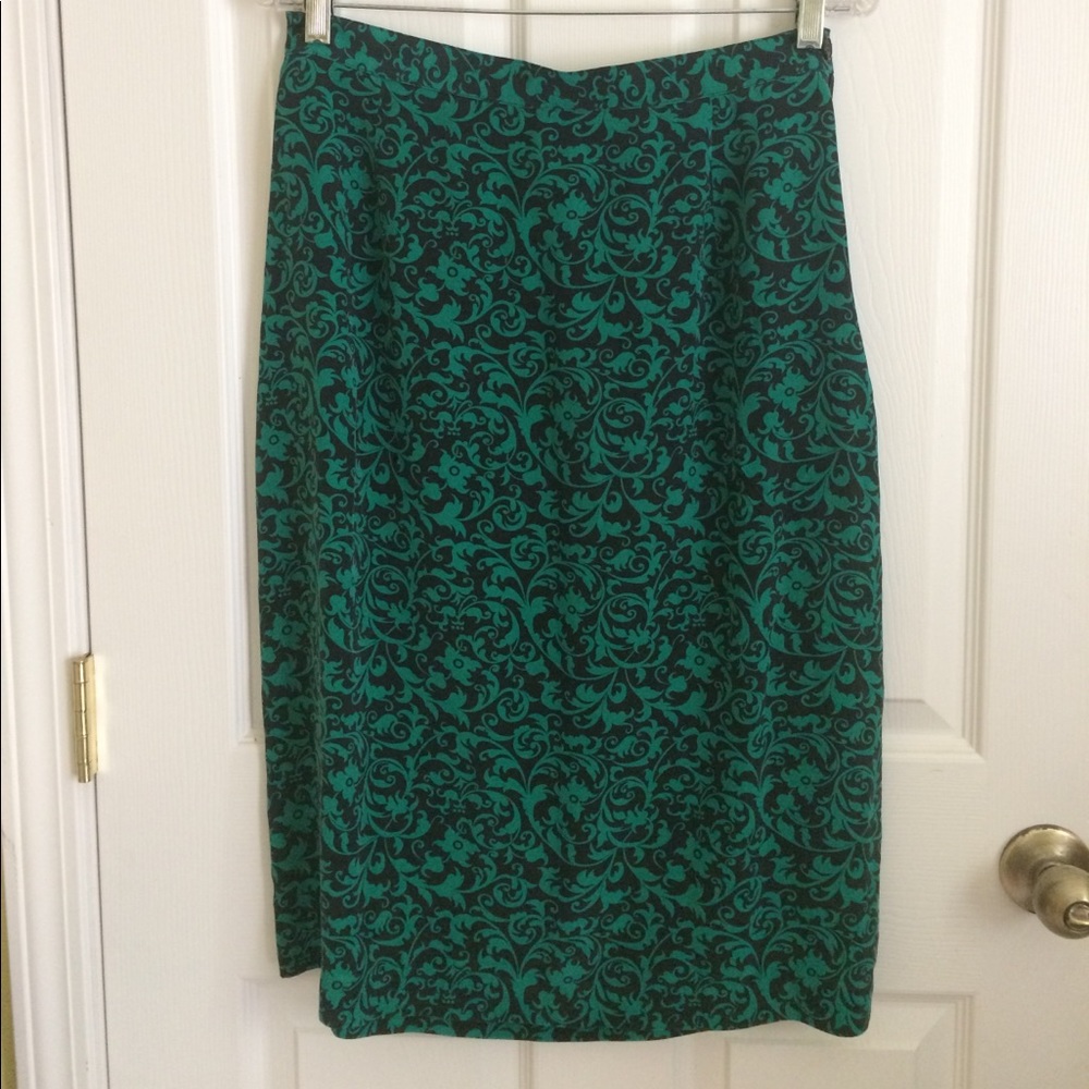 Gorgeous vintage silk Jones New York skirt