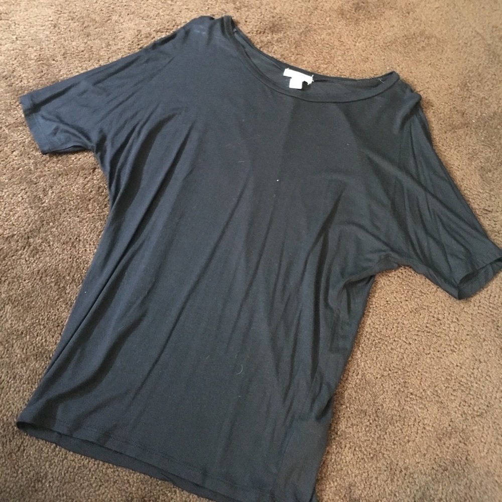 Old navy black top barely worn
