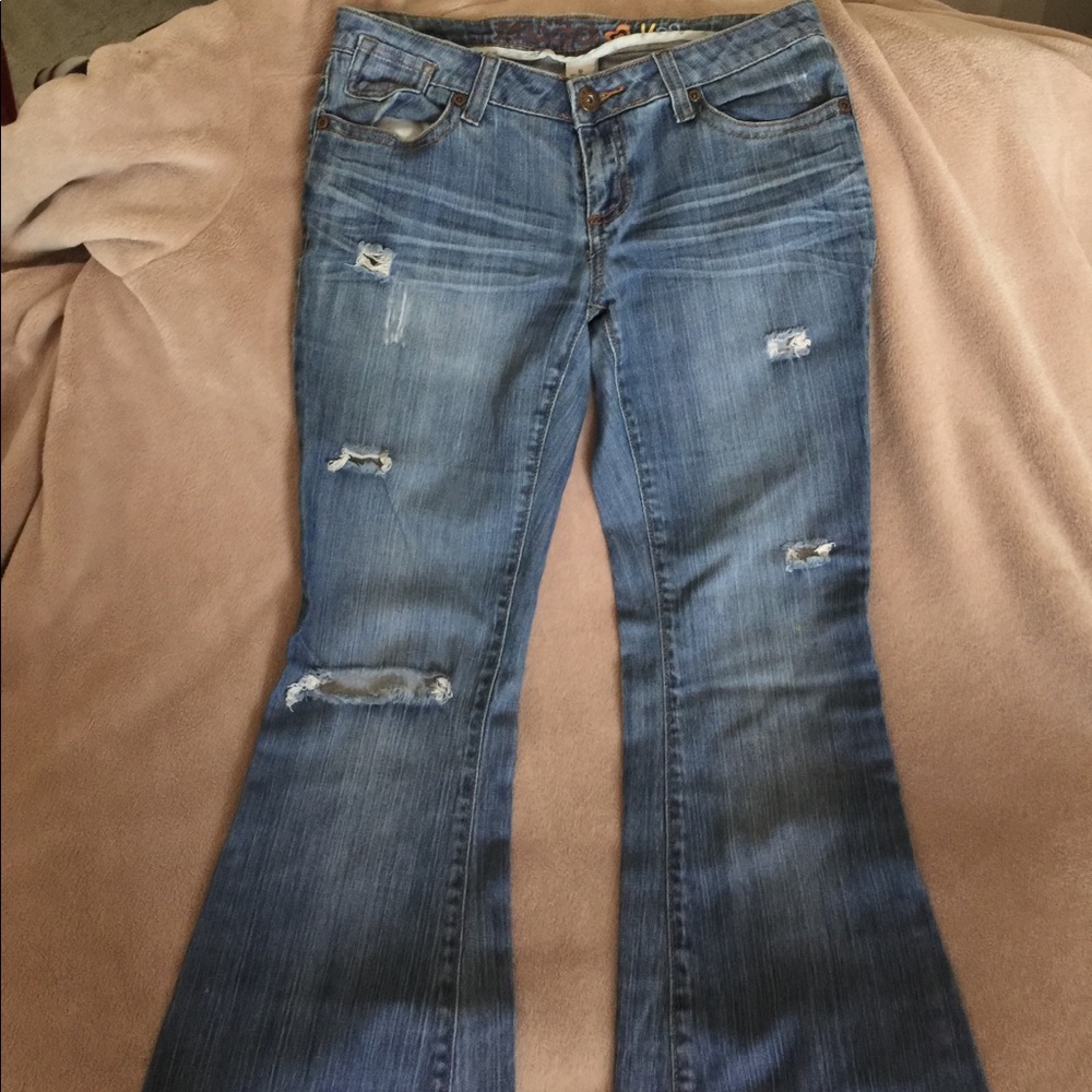 Comfy Soft Vintage Distressed Jeans LADIES VIEW YOUR OFFERS ON THESE COOL JEANS