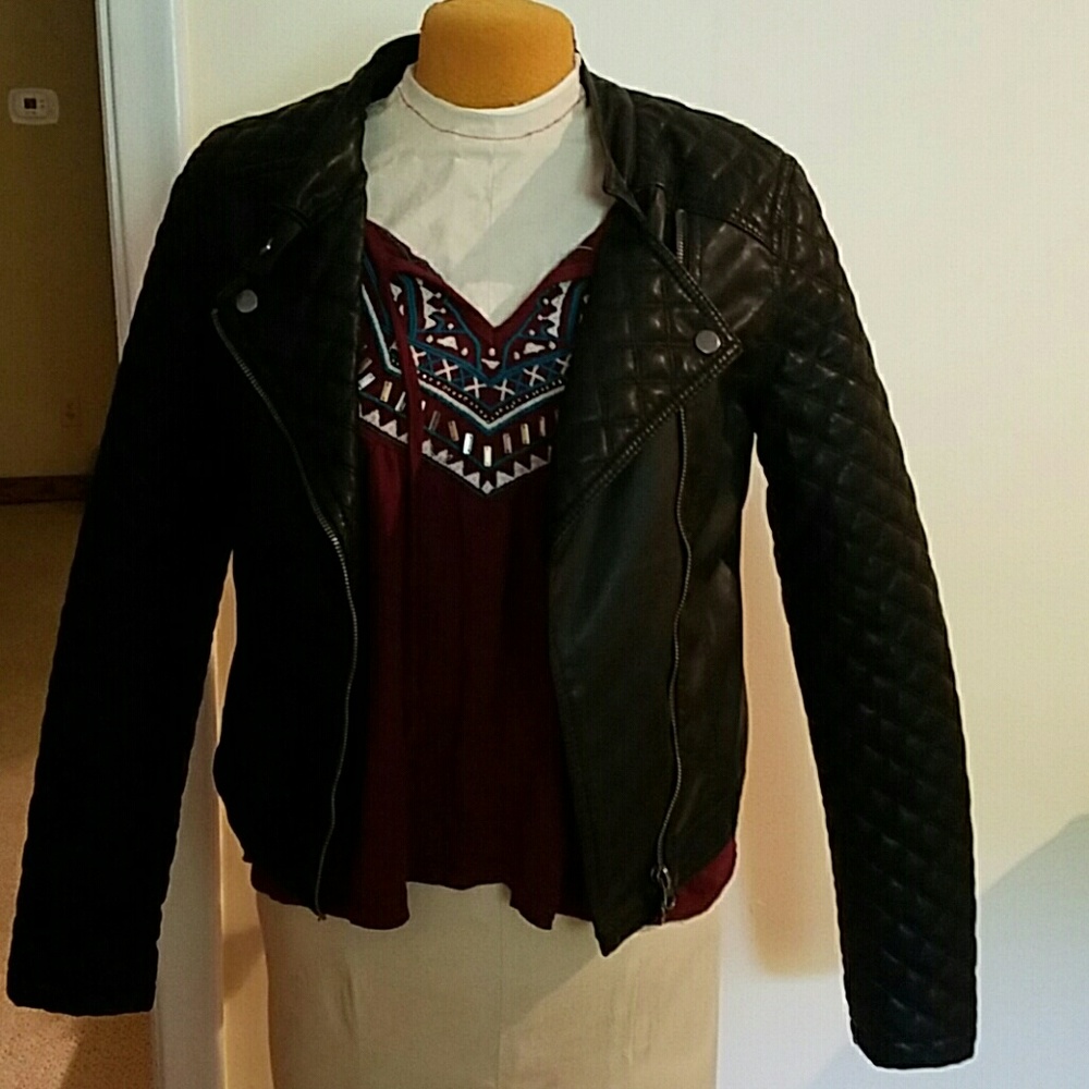 Hollister top