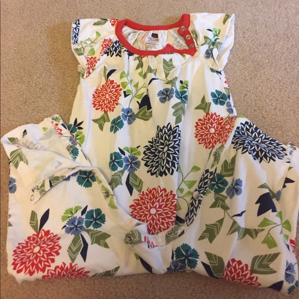 Tea Collection romper. EUC. 18-24 months.