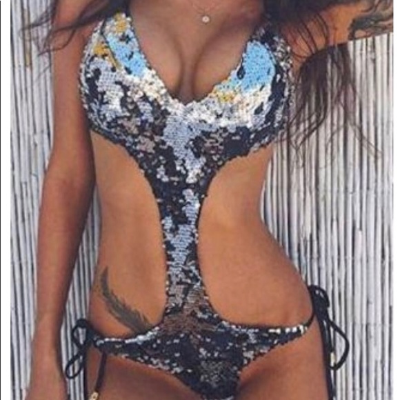 💥SALE💥Sequin one piece bikini - Picture 2 of 3