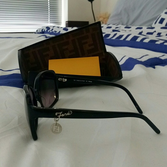 Fendi Sunglasses - Picture 2 of 4