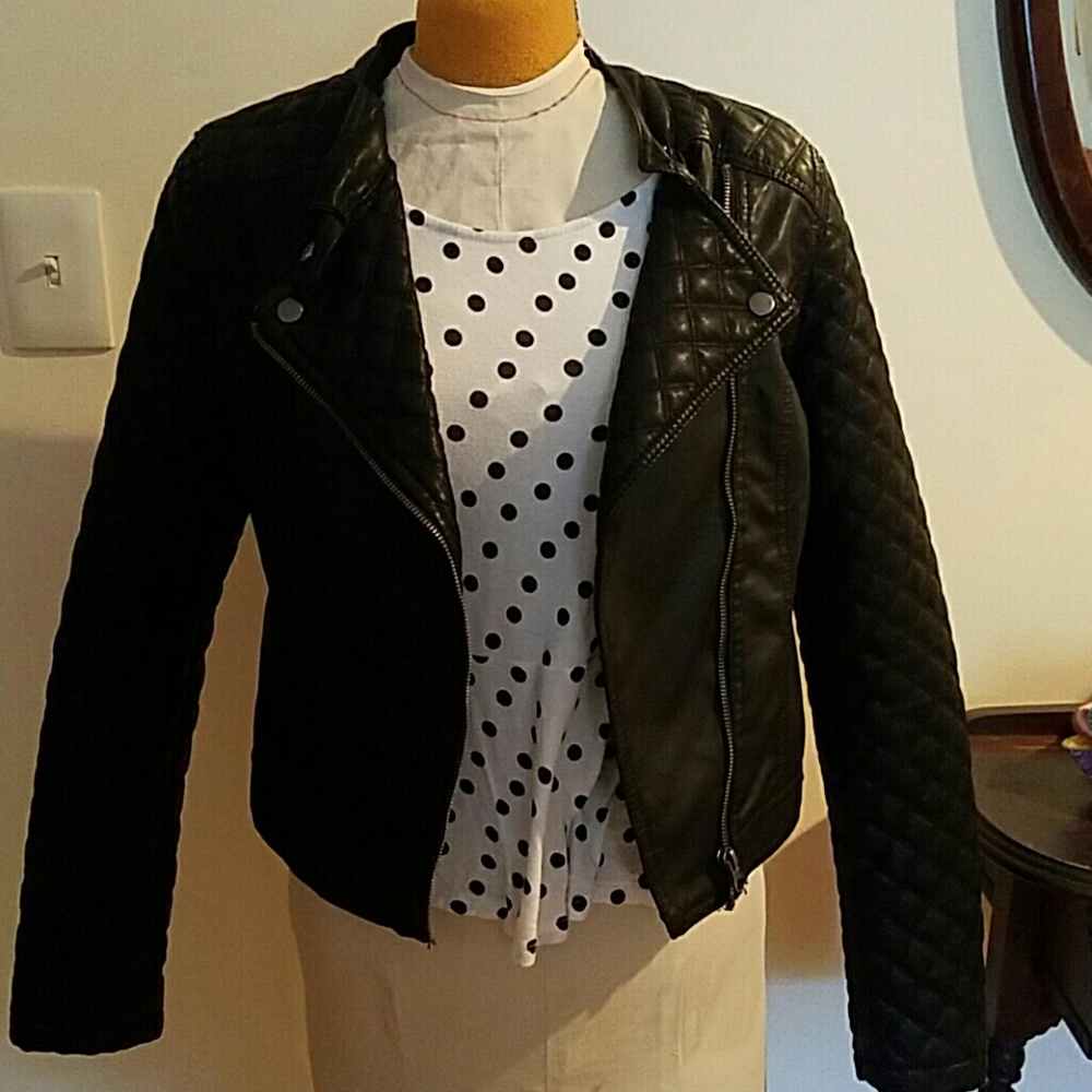 Elle: peplum style top