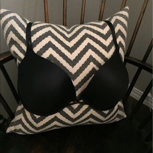 Black Victoria's Secret Bombshell