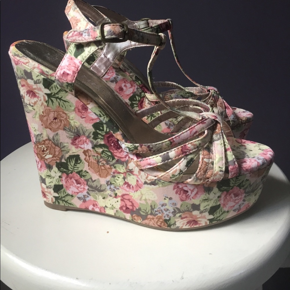 🌸 Floral Wedges 🌸