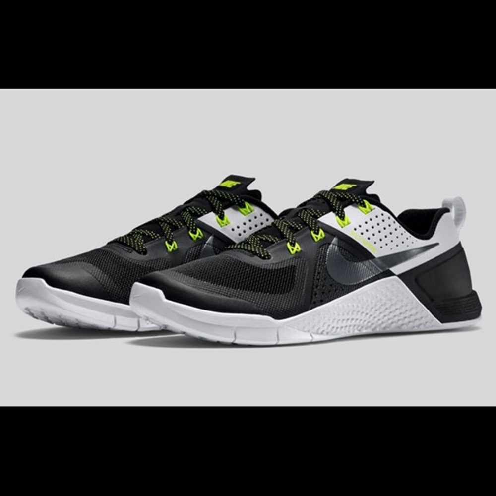 Women's Nike Metcon 1 sz 8 1/2