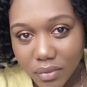 Meet your Posher, Candace