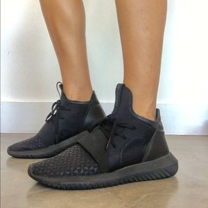 Adidas original tubular defiant sneakers - sz 9