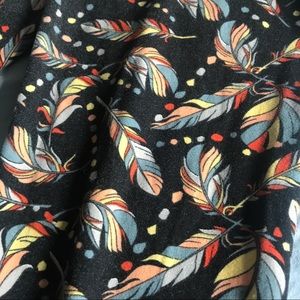 LulaRoe OS Feathers Leggings