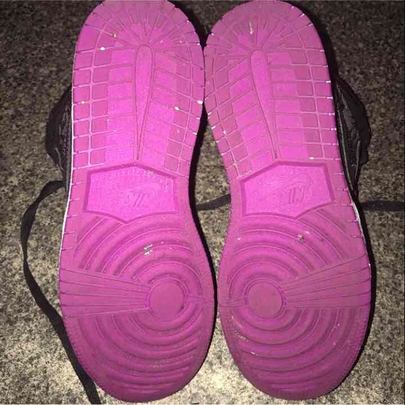 Nike Air Jordans size 3.5Y - Picture 3 of 4