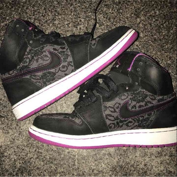 Nike Air Jordans size 3.5Y - Picture 4 of 4