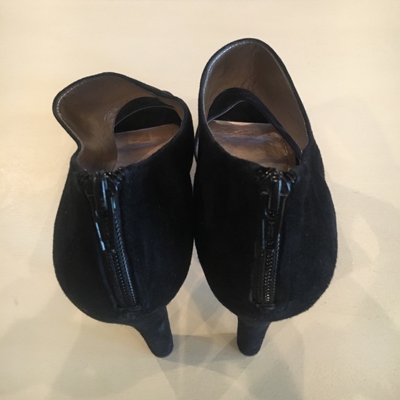 BCBGeneration Black Suede Heels, SZ 8.5 - Picture 4 of 4
