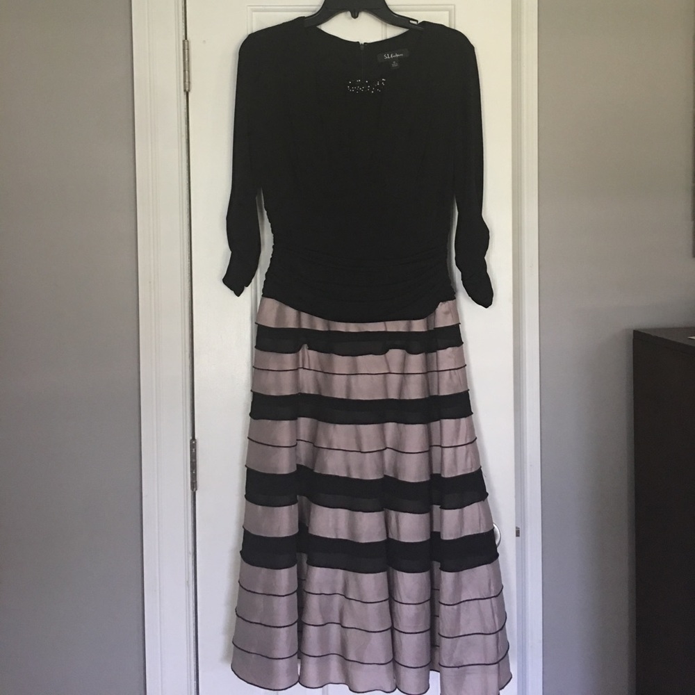 Ladies S.L. Fashions formal dress