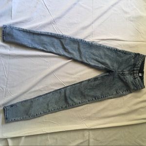 H&M women's light washed jeans