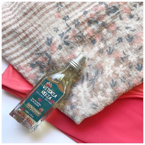 Floral Summer Scarf🌸🌿 - Picture 3 of 5