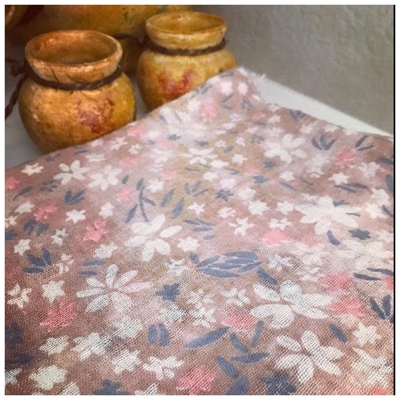 Floral Summer Scarf🌸🌿 - Picture 5 of 5