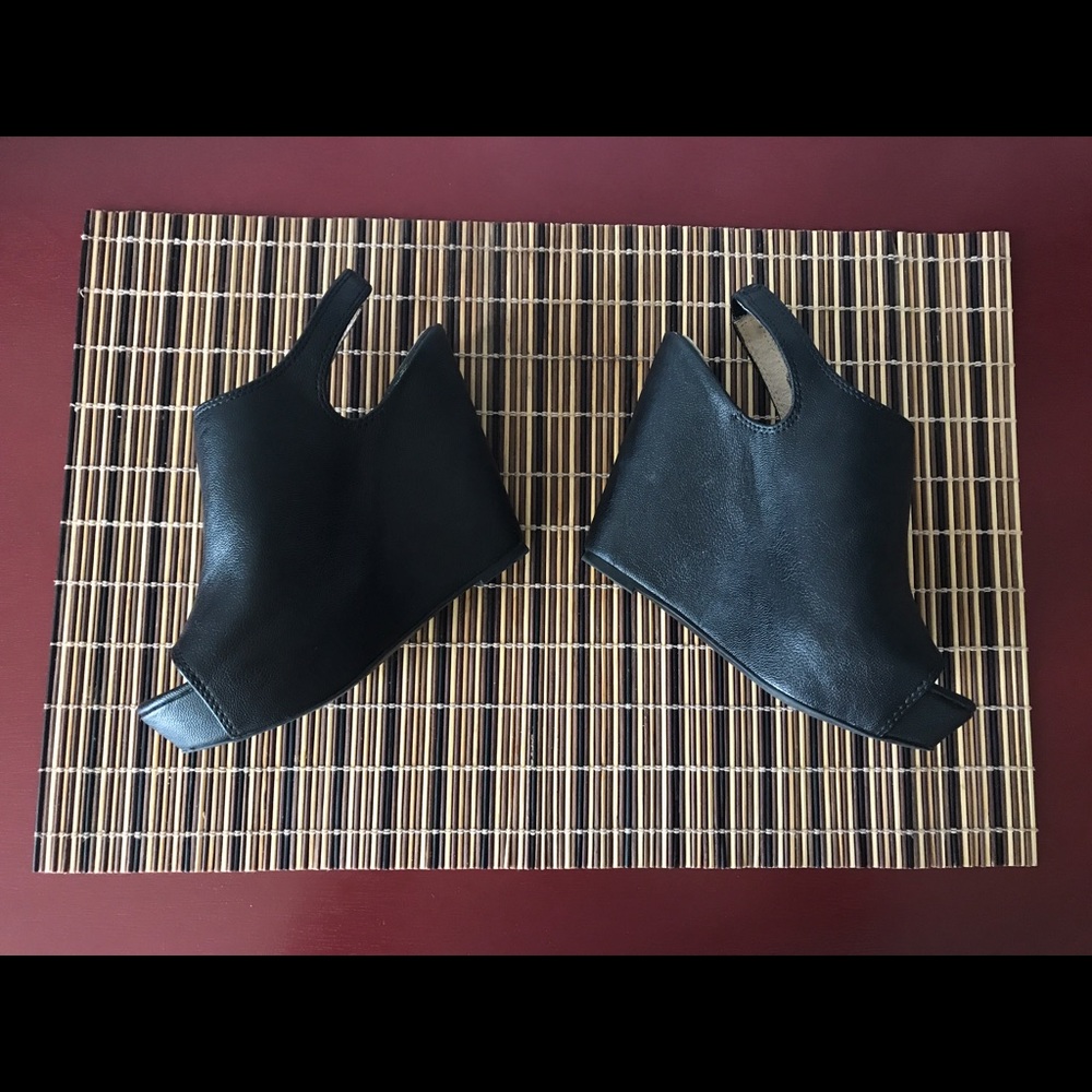 SOLD Steve Madden Wedges