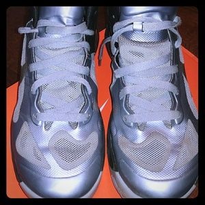 Men size 8 basketball shoes