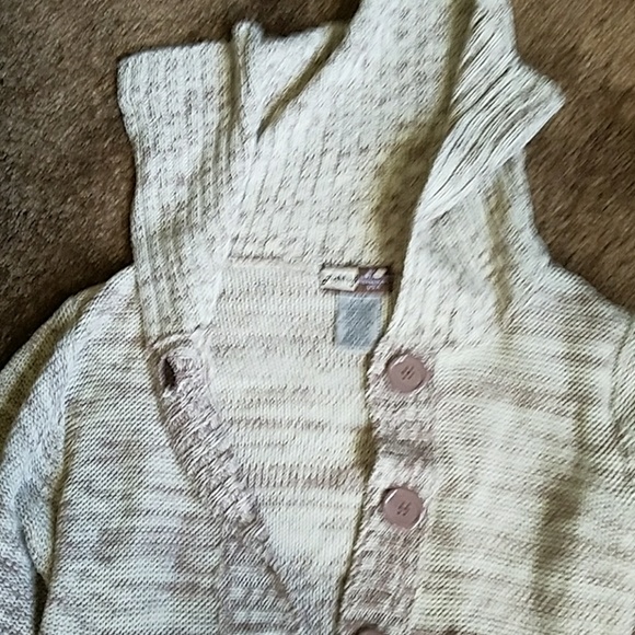 Cute and comfy cardigan - Picture 2 of 2