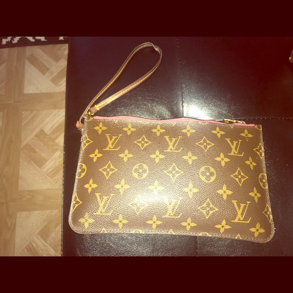 Louis Vuitton Pouchette