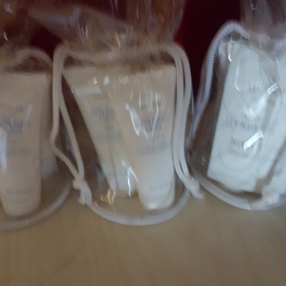Mary Kay Satin hands pampering set