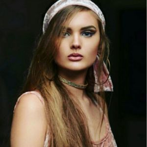 Meet your Posher, Rhiannon