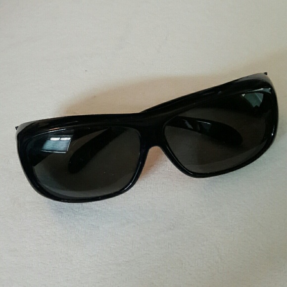 Accessories - 🔴3/$12. POLARIZED SUNGLASSES FIT OVER RX GLASSES