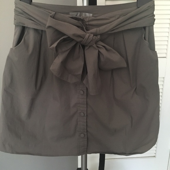 Grey button down skirt with pocket and tie bow - Picture 1 of 1