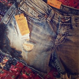 Silver Jean shorts, Aiko fit, size 29