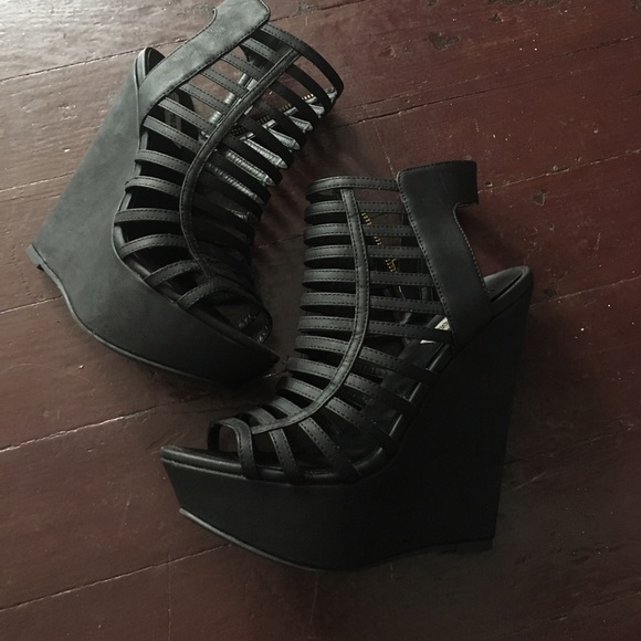 Steve madden black wedges - Picture 2 of 4