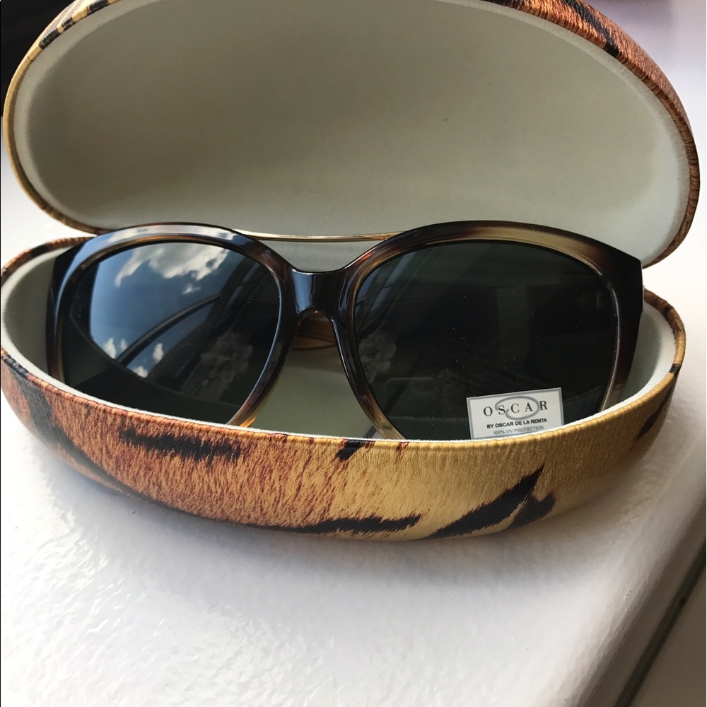 🎈SALE🎈Oscar de La Renta sunglasses