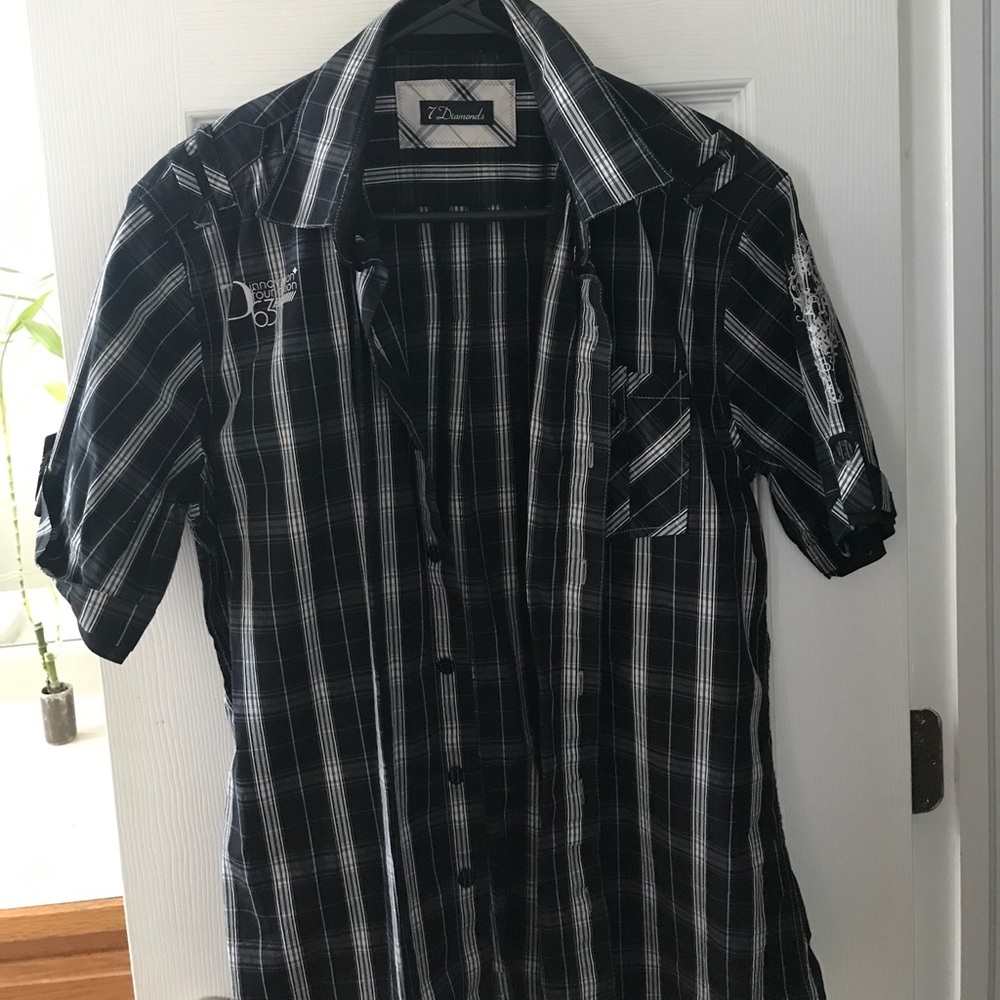 Black and white short sleeve 7 diamonds shirt